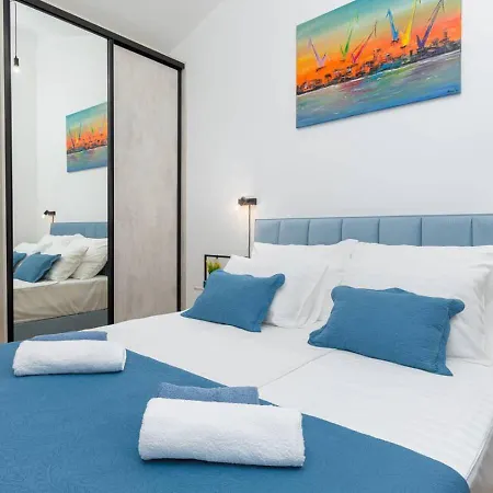 Apartman Lakeside Luxury Retreat In The Heart Of