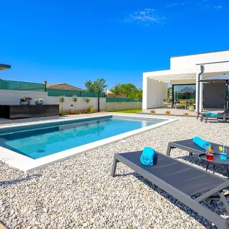 Apartman Lakeside Luxury Retreat In The Heart Of Tushemisht